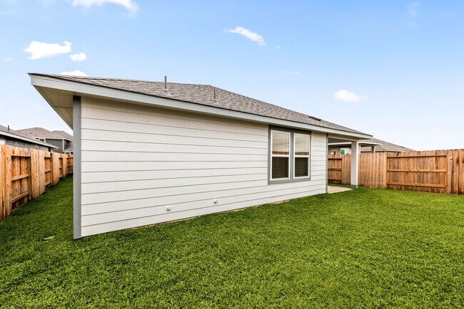 Building Photo - 6611 Castella Dr