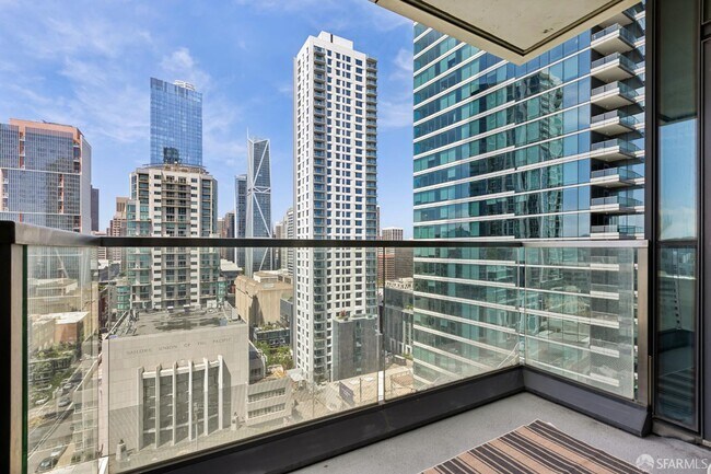 Building Photo - 425 1st St