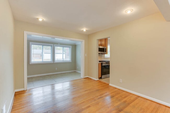 Building Photo - 1701 Meredith Rd