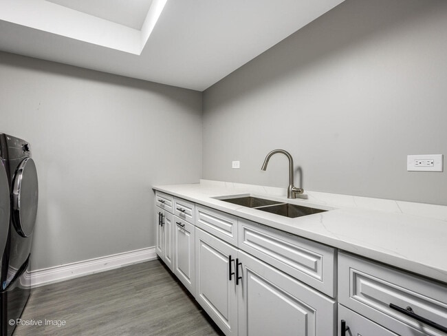 Building Photo - 1143 W Montana St