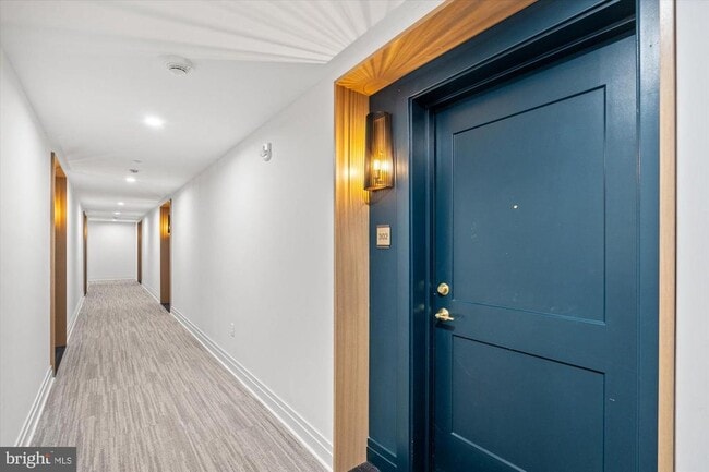 Building Photo - 811 N Columbus St