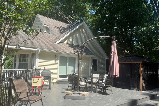 Building Photo - 308 Ballston Ave