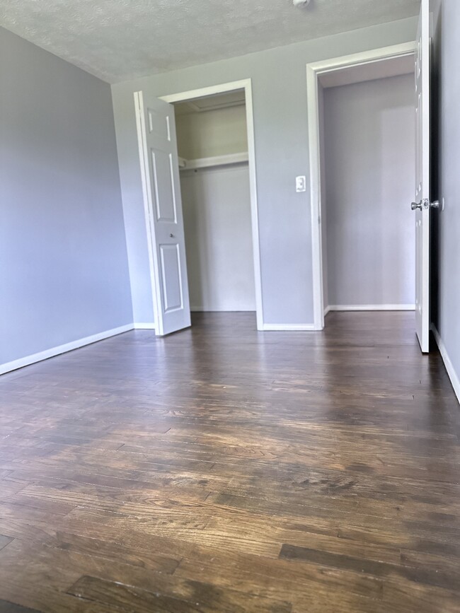 Bedroom 3 with walk in closet - 511 Harris St