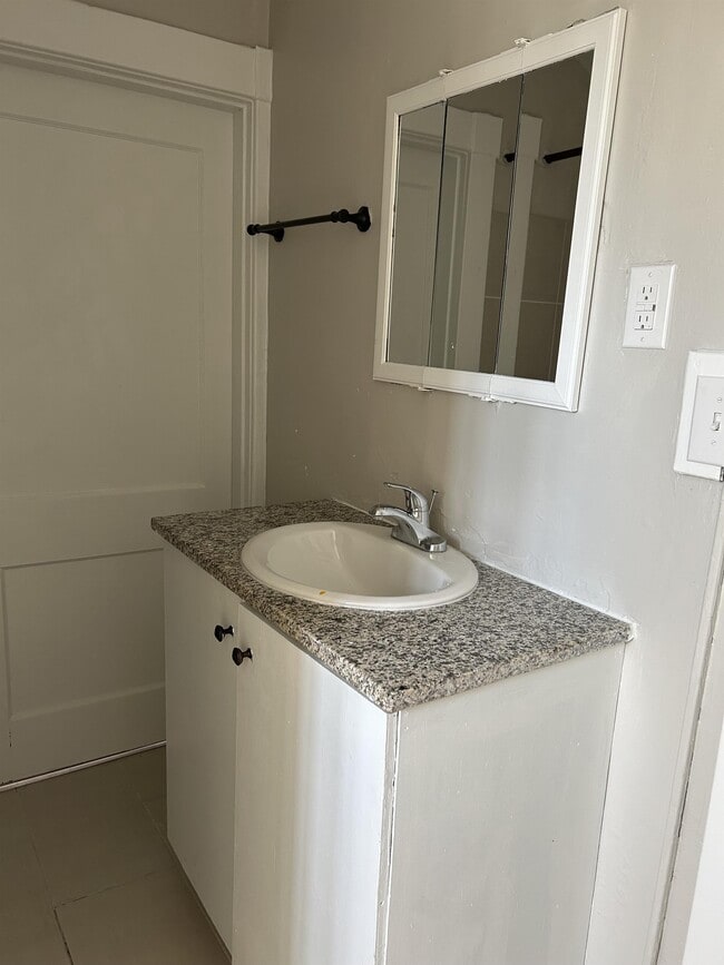 Building Photo - 1731 Valley Ave