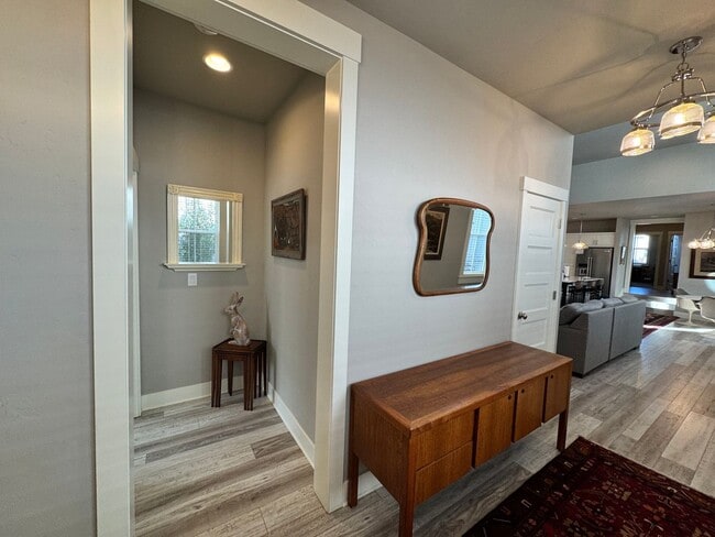 Building Photo - FOR RENT - Furnished 3 bed, 2 bath NorthWest Crossing Modern Townhome