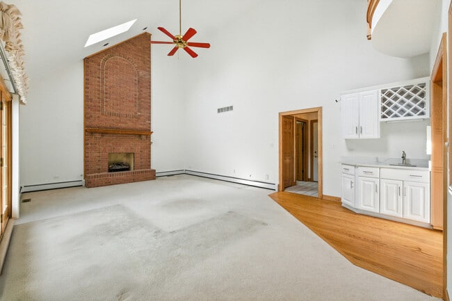 Building Photo - 15141 Arbor Dr