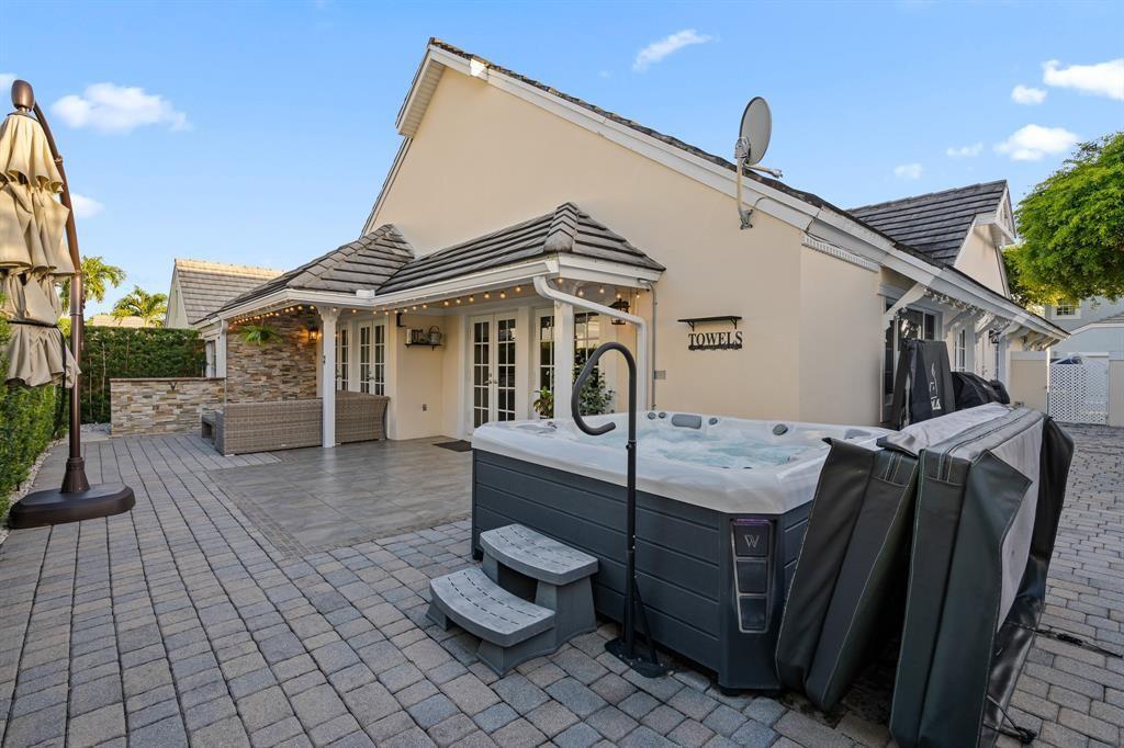 Building Photo - 9937 NW 47th Ter