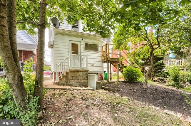 Building Photo - 307 Linden Ave