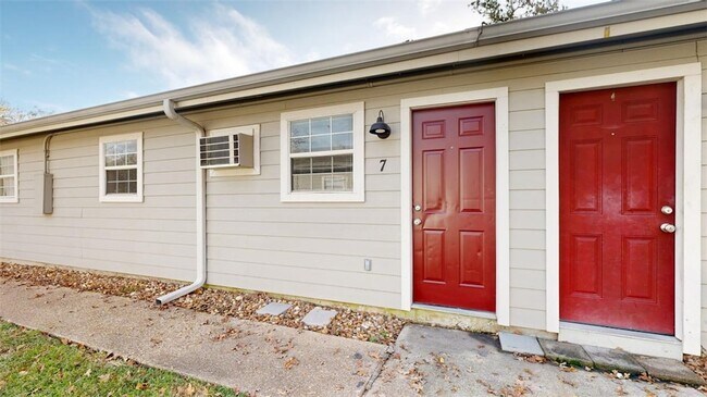 Primary Photo - 500 Foch St