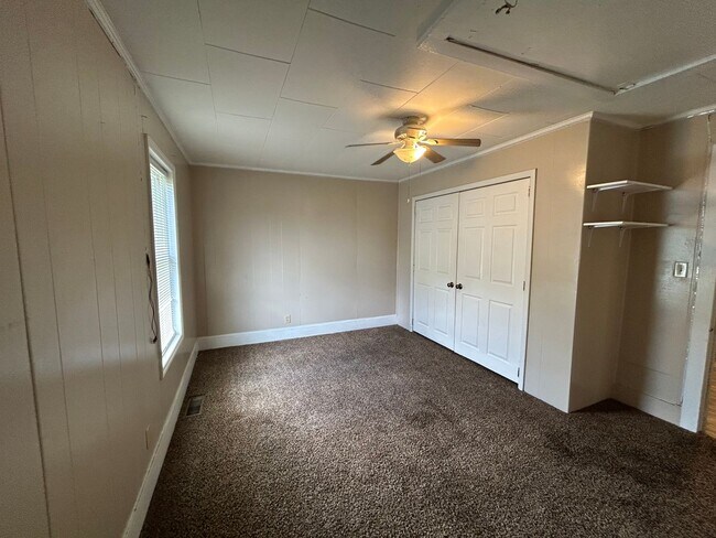 Building Photo - 23640 Riverton Rd