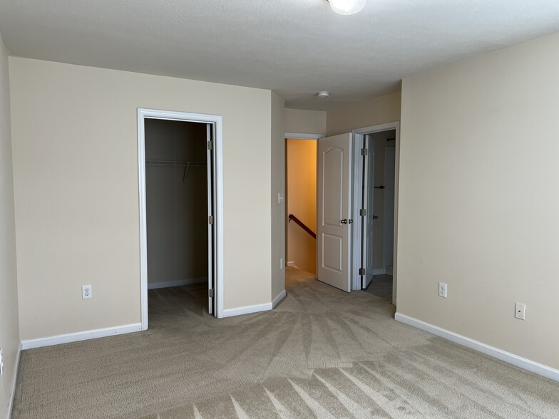 Building Photo - 325 Falcon Run