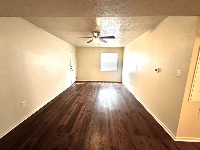 Building Photo - 1 Bed, 1 Bath, Upstairs Apartment at The Haven