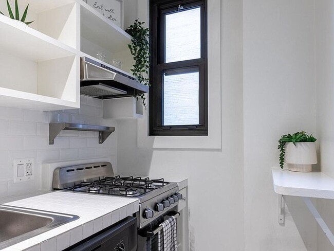 Building Photo - Studio Apartment at the Swarthmore- Availa...
