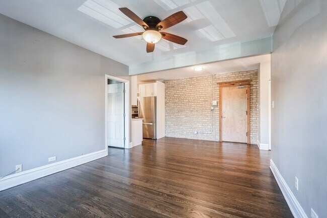 Building Photo - 142 Clyde Ave