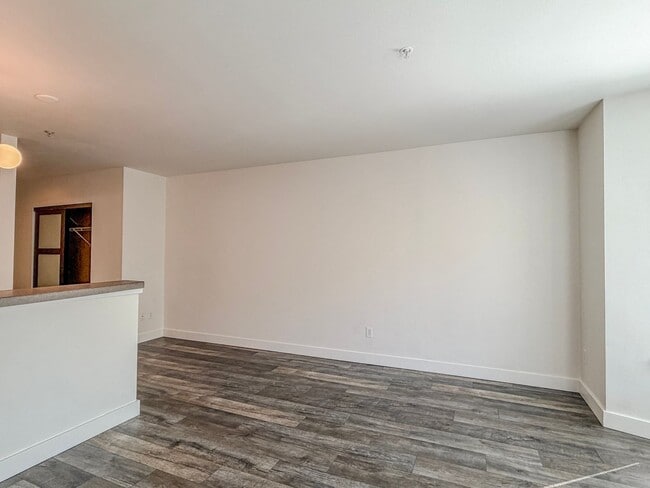 Building Photo - Great Location! 1bd/1bth Belltown Condo, $1,900/mo.