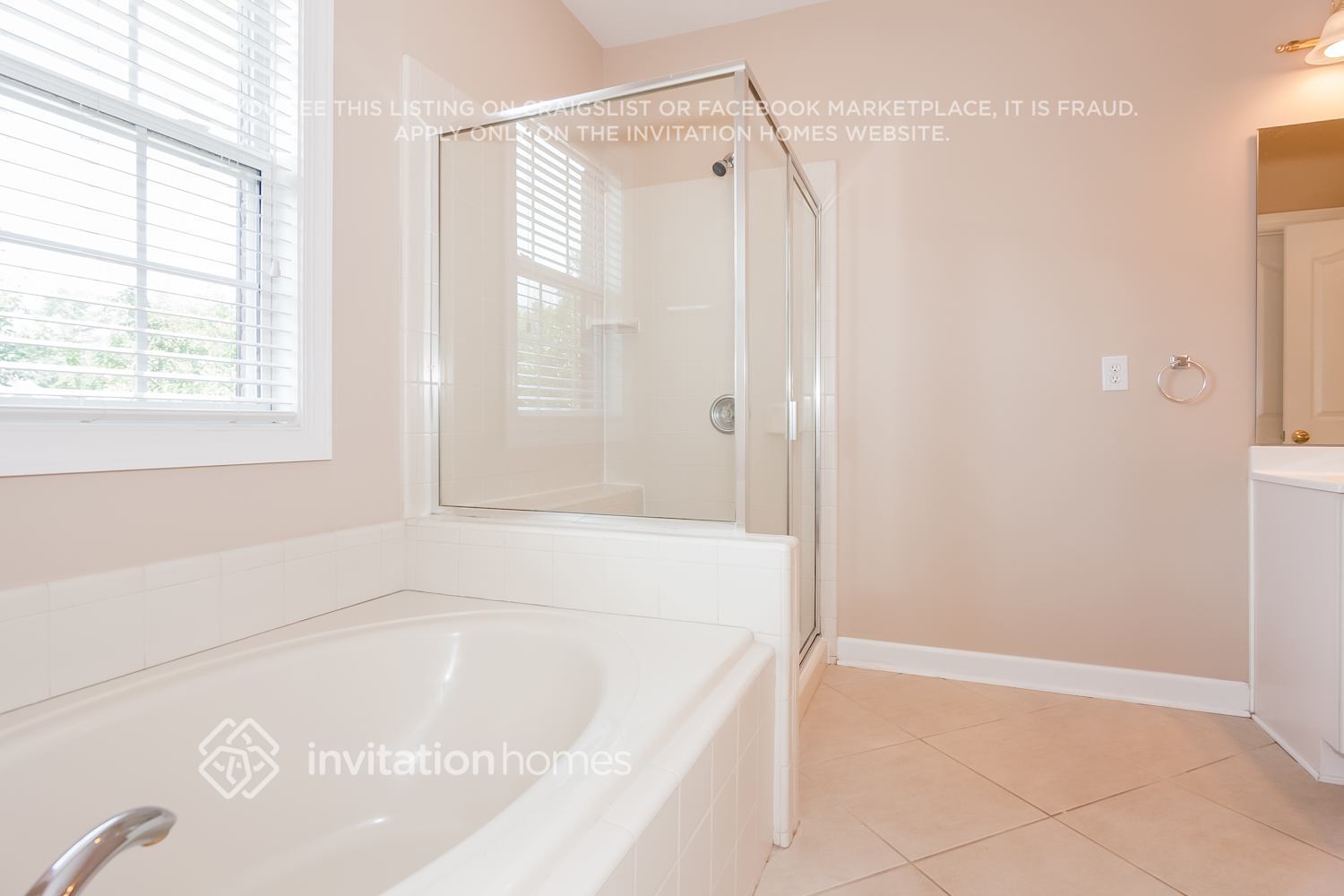 Building Photo - 5925 Mapleview Pl