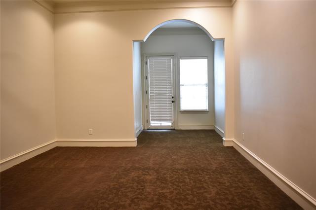 Building Photo - 1625 Fountain Pass Dr
