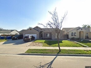 Building Photo - 1575 Tulip St