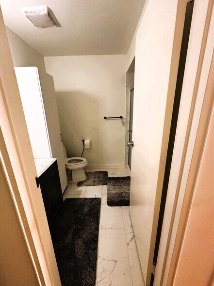 Master Bathroom with stand in shower - 1424 Country Mill Dr