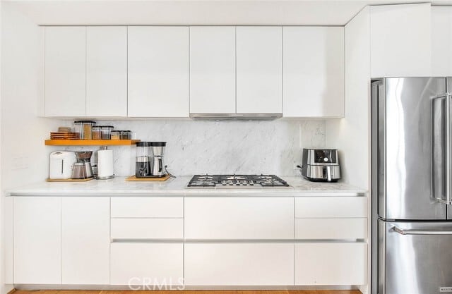 Building Photo - 1825 N Kenmore Ave