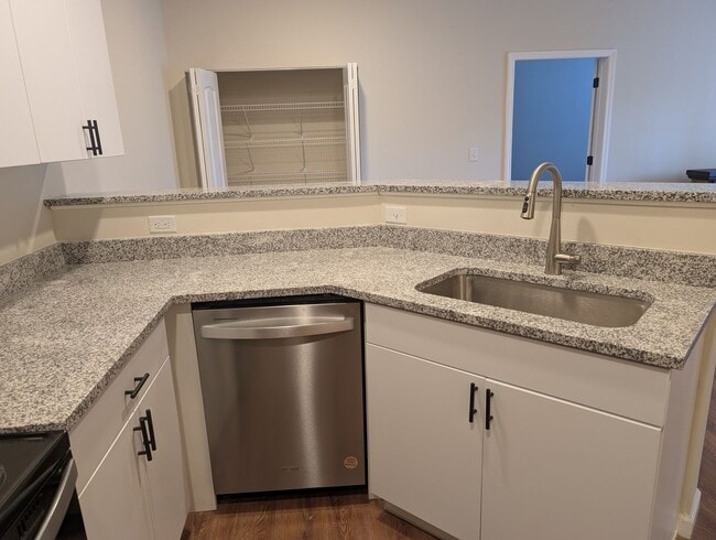 Building Photo - Charming 2BR Condo in Dardenne Prairie