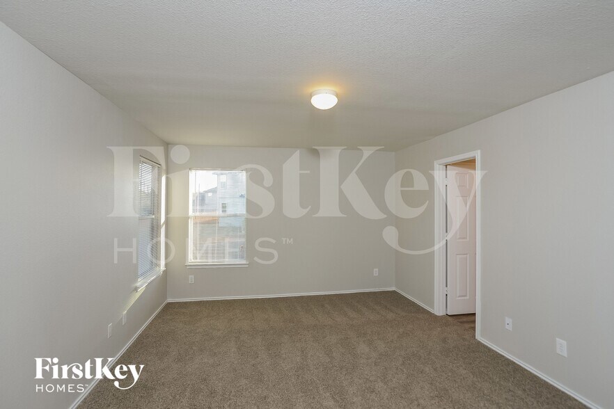 Building Photo - 7367 Lyia Br