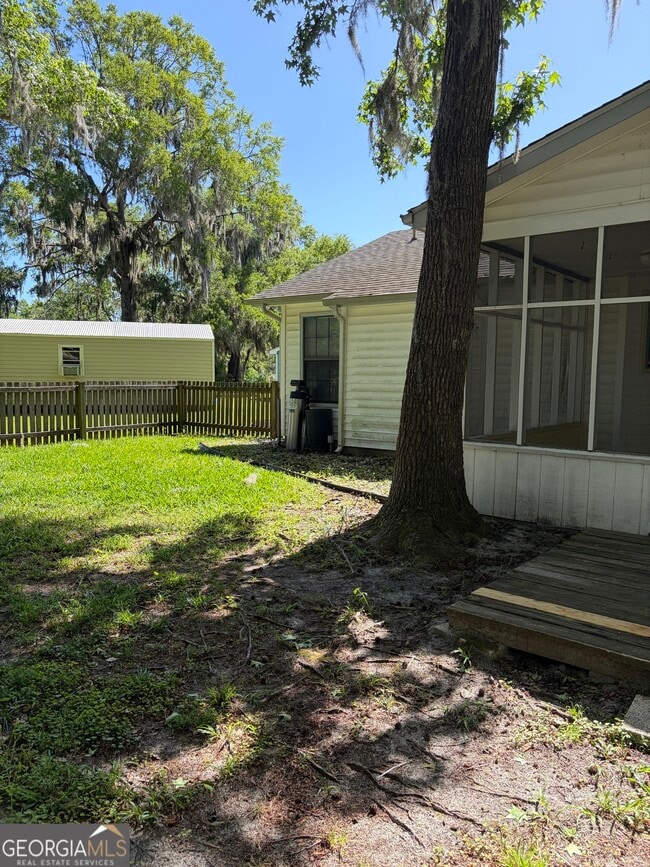 Building Photo - 121 Innerlake Ln