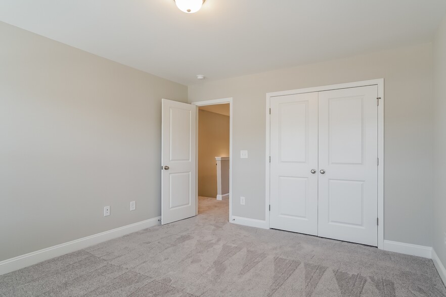 Building Photo - 2881 Summer Townes Wy