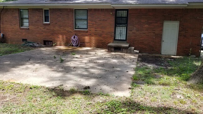 Building Photo - 1733 Carlyle Ave