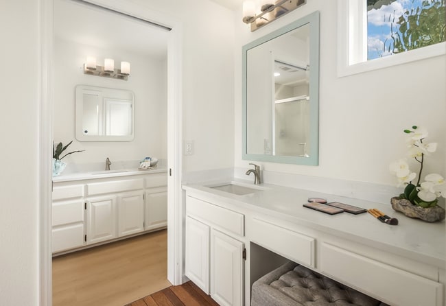 Building Photo - 18811 SE 42nd St