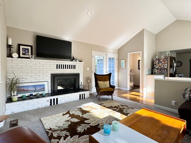 Building Photo - View Ridge Home