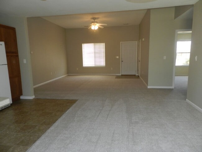 Building Photo - 24430 Tanglewood Rd