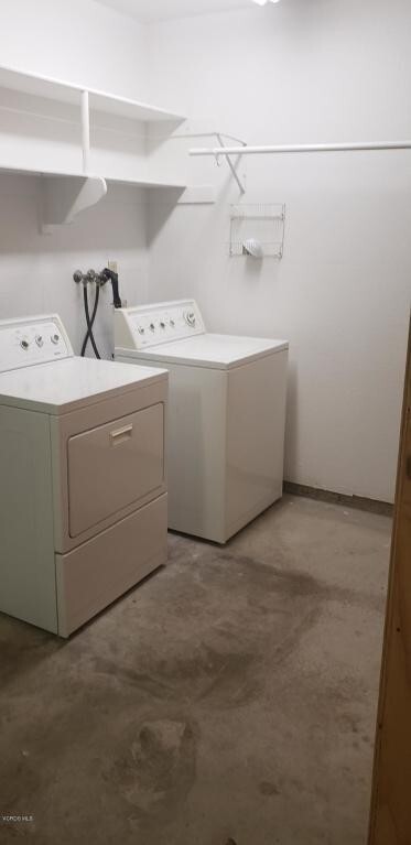 Building Photo - Beautiful 2 Bedroom, 2.5 Bath Townhome in ...
