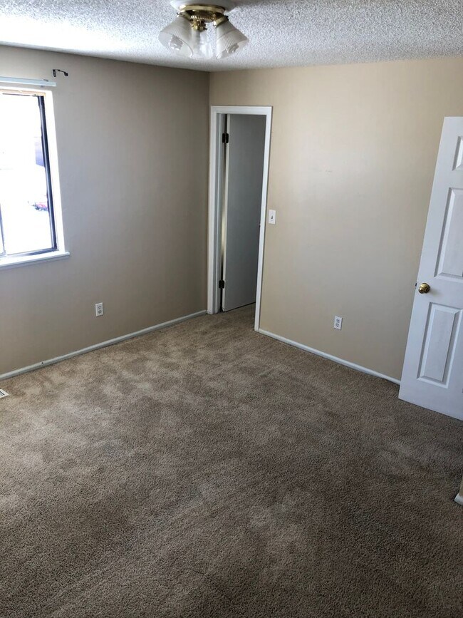 Building Photo - Coming-Soon- 4BR/2BA SINGLE FAMILY HOME