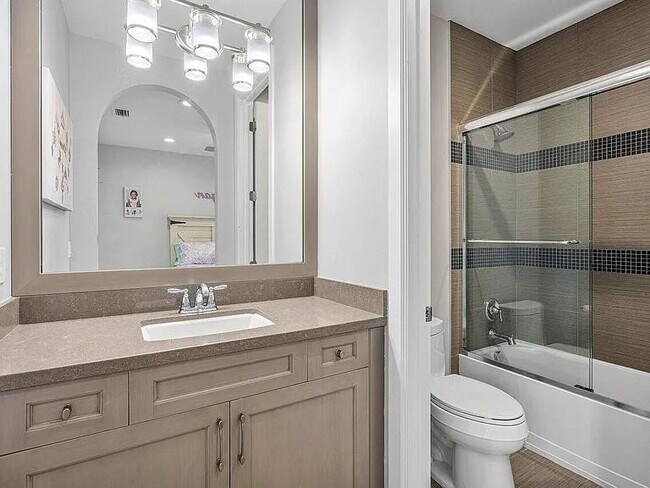 Building Photo - 17511 Cadena Dr