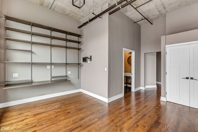 Building Photo - 520 S State St