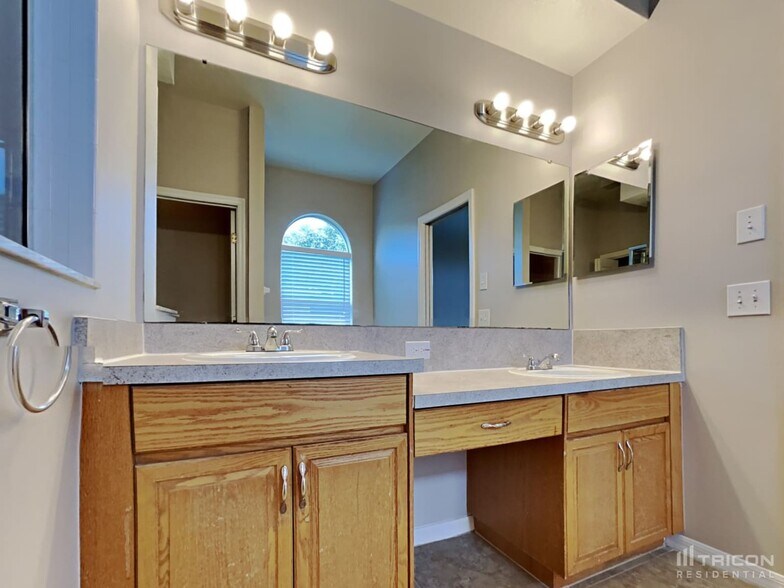 Building Photo - 1409 Greely Ct