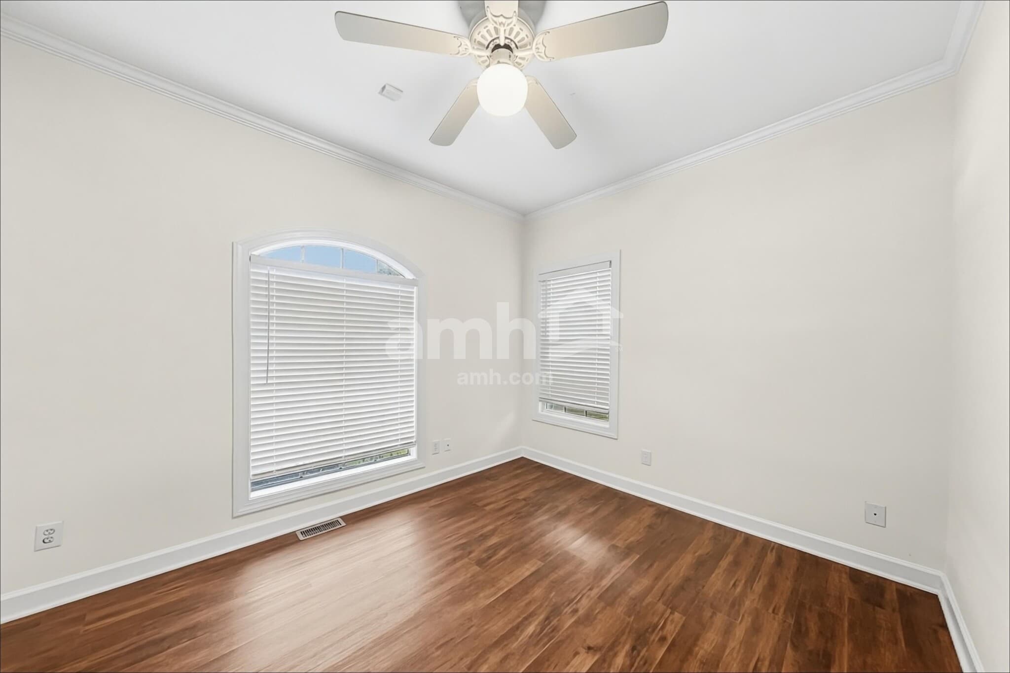 Building Photo - 4700 Greenfield Way Dr