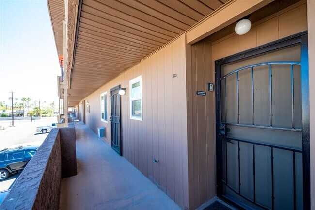 Building Photo - 2 Bedroom - 2 Bath Condo