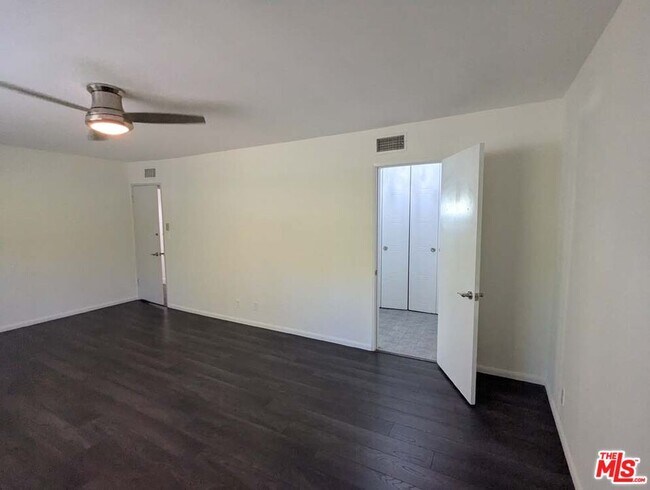 Building Photo - 508 Fernpark Dr