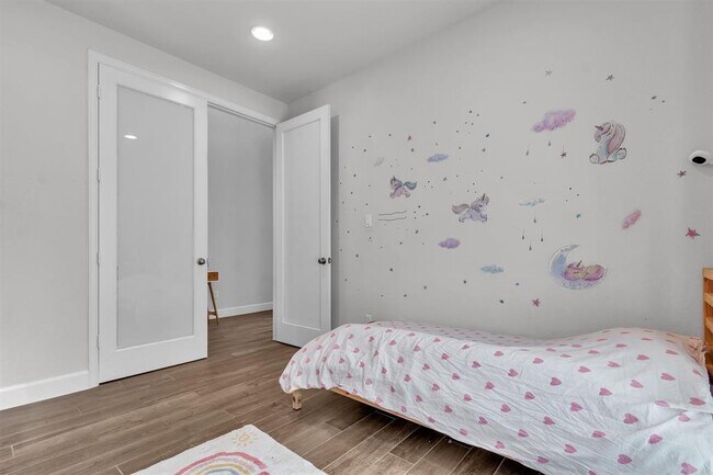 Building Photo - 113 Lenera Dr