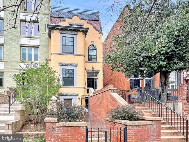 Building Photo - 1319 Euclid St NW