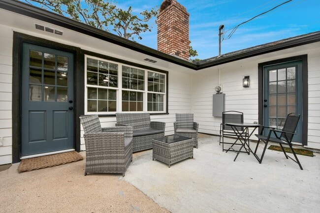 Building Photo - 10003 Briarwild Ln