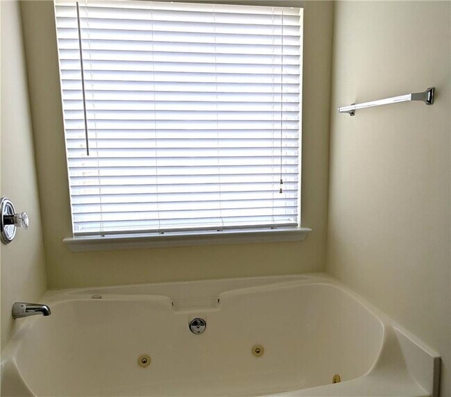 Building Photo - 3075 Whittier Way