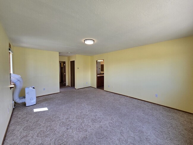 Building Photo - 19 Camerada Rd