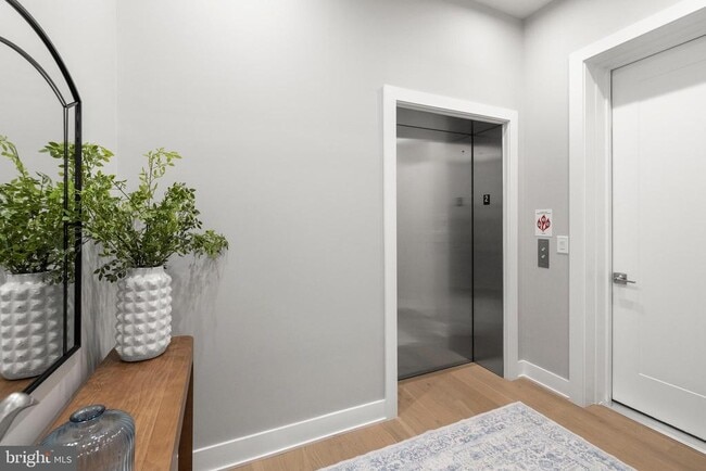 Building Photo - 43442 Croson Ln