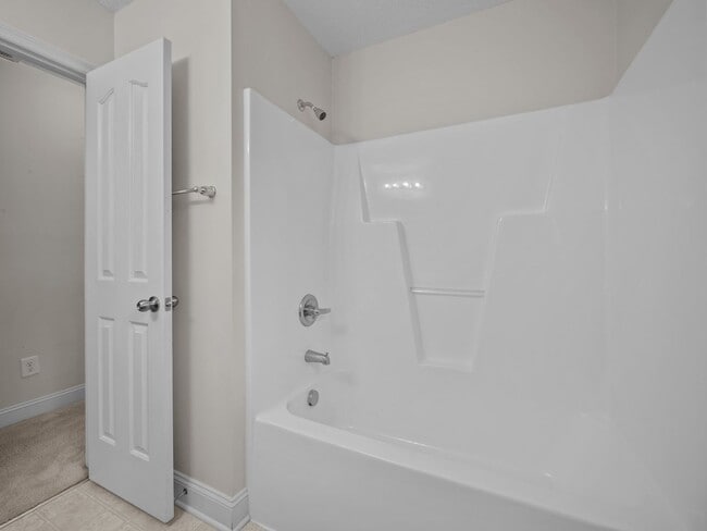 Building Photo - Welcome to Eastport!