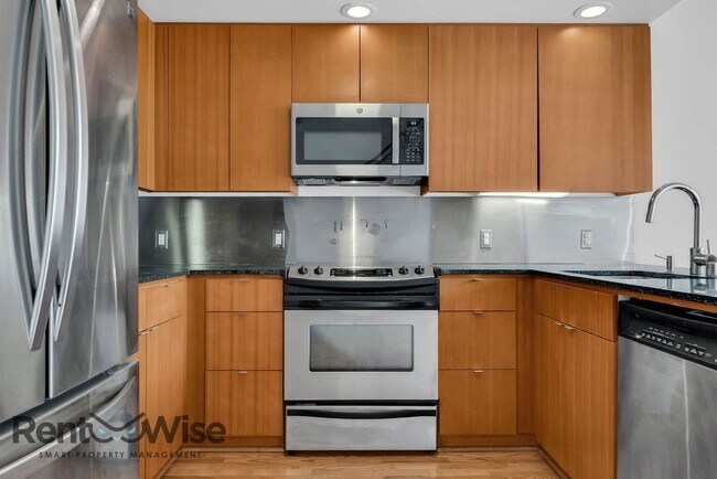 Building Photo - 77 Dow Pl