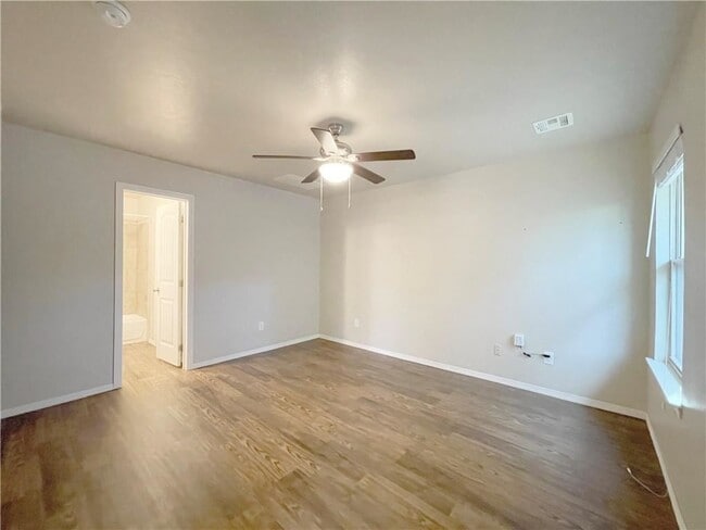 Building Photo - 2117 Buena Vida Ln