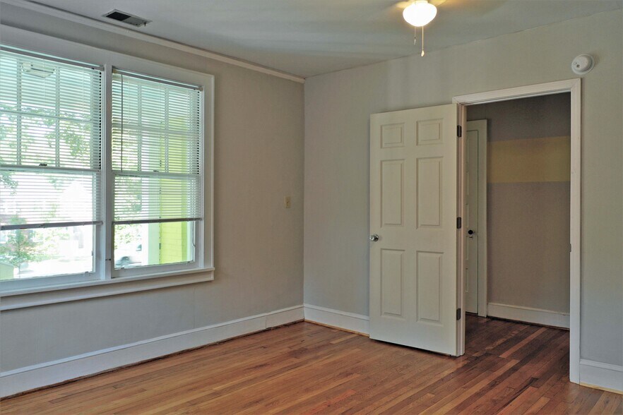 Building Photo - 120 S Harden St